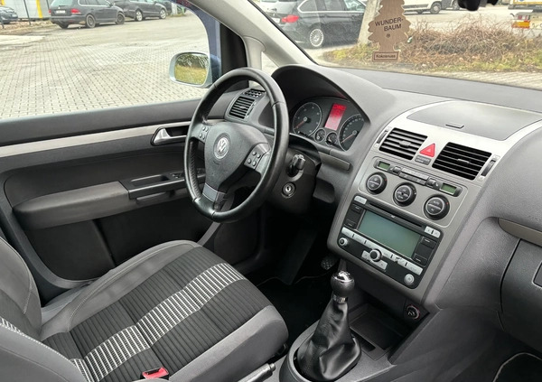 Volkswagen Touran cena 23999 przebieg: 238000, rok produkcji 2008 z Świebodzin małe 379